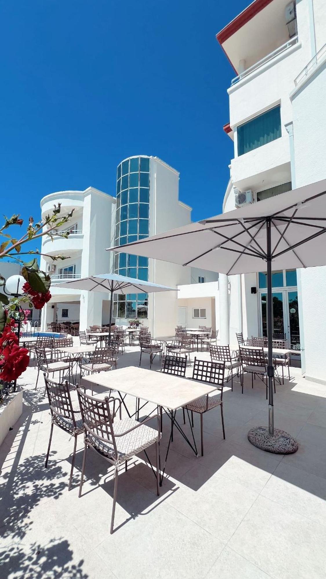 Imperial Hotel Улцинь Экстерьер фото